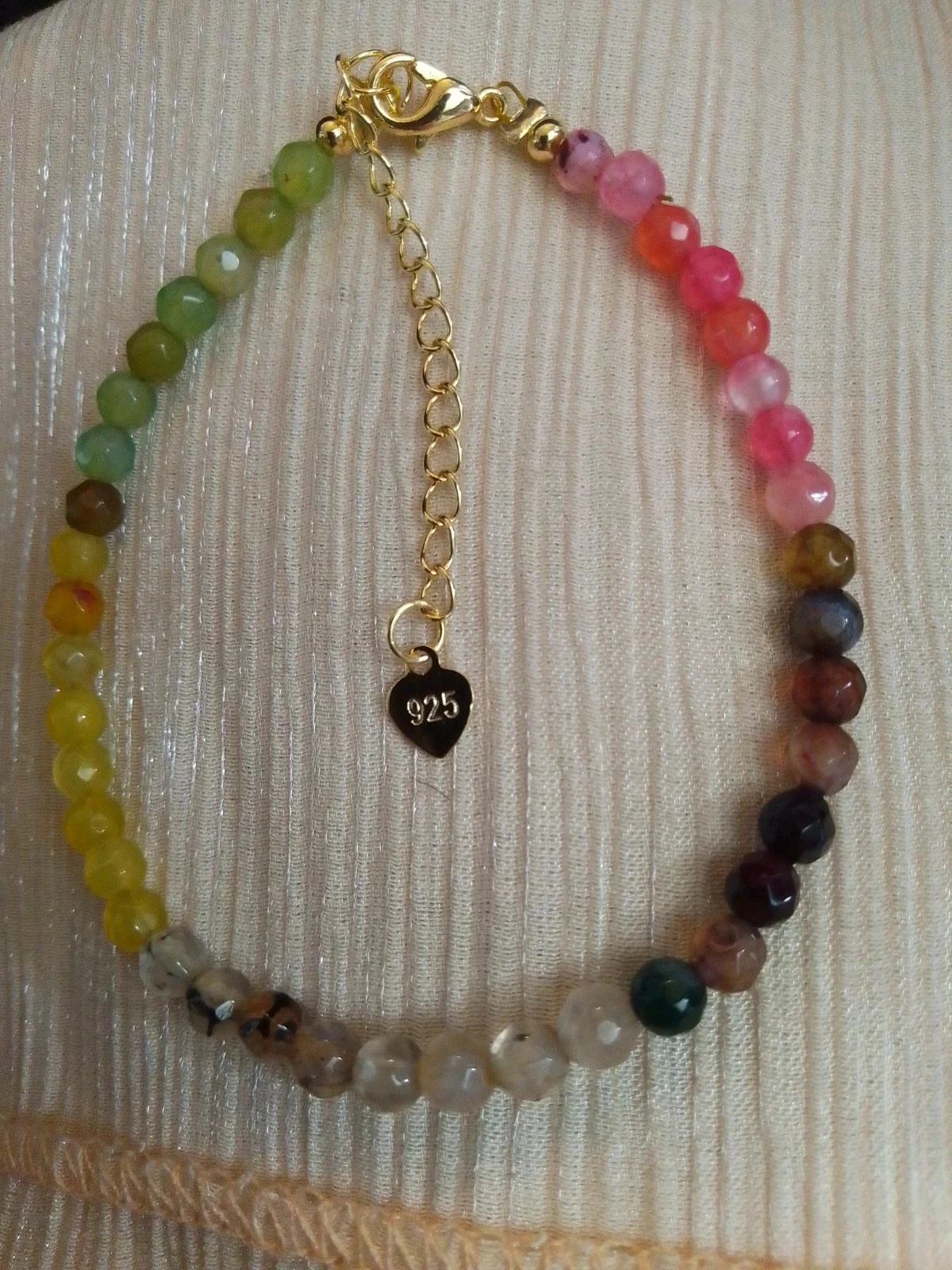 Joli bracelet en pierres